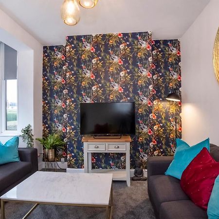 Вілла Stylish Hot Tub House With Free Parking! Йорк Екстер'єр фото
