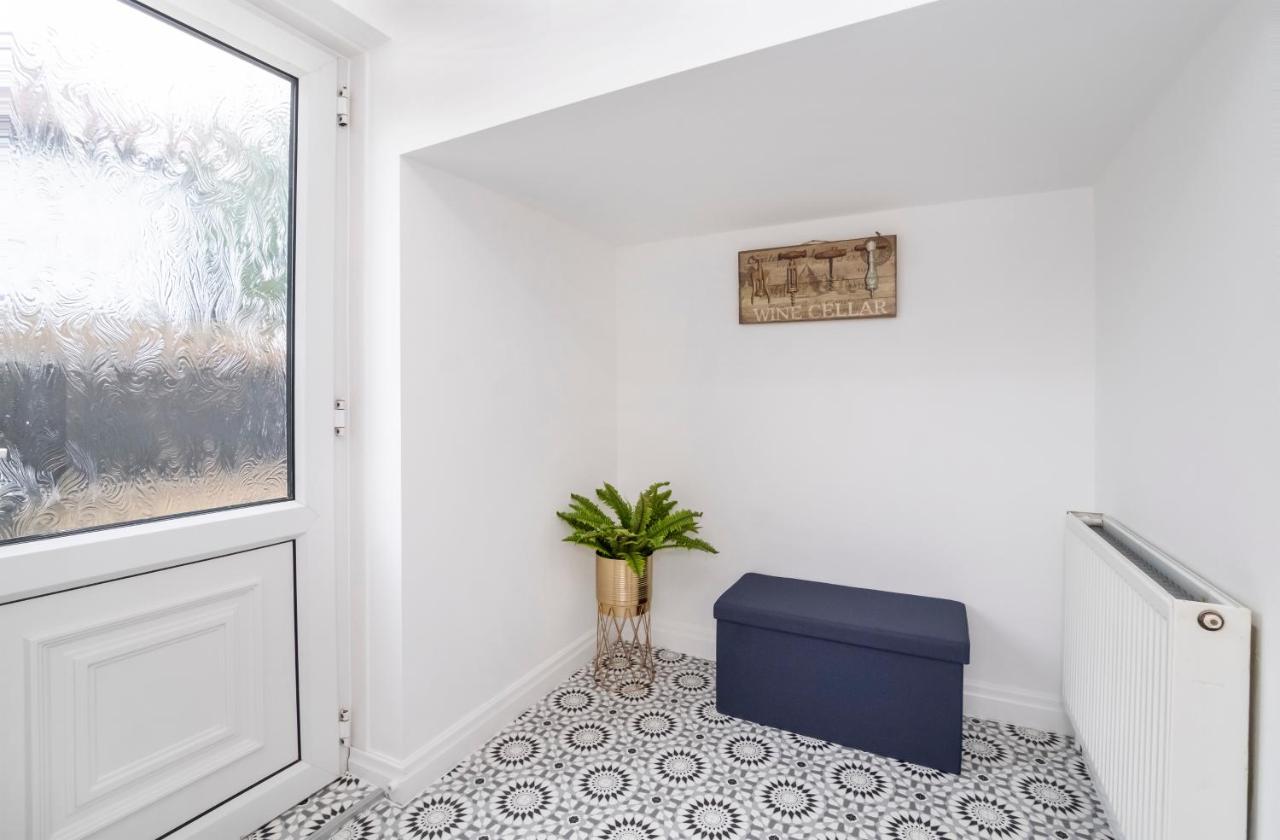 Вілла Stylish Hot Tub House With Free Parking! Йорк Екстер'єр фото