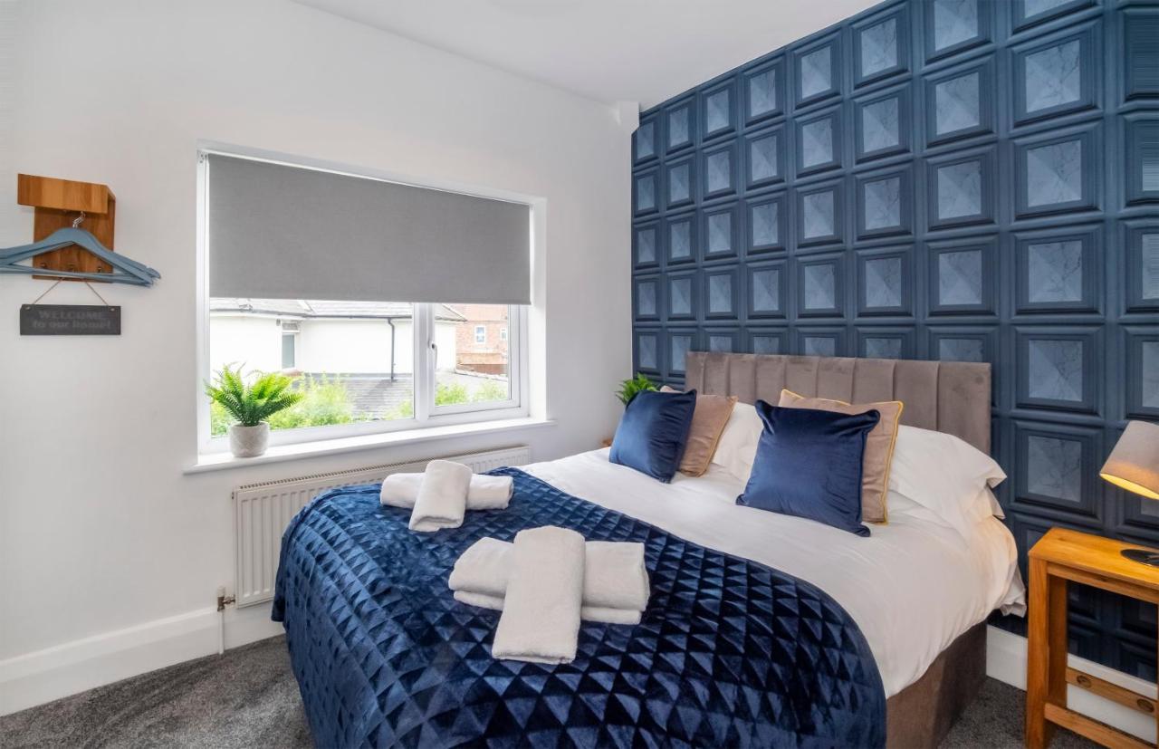 Вілла Stylish Hot Tub House With Free Parking! Йорк Екстер'єр фото